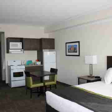 Crossroads Inn & Suites Rooms