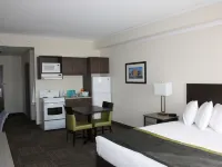 Crossroads Inn & Suites Hotels near Bowring Park