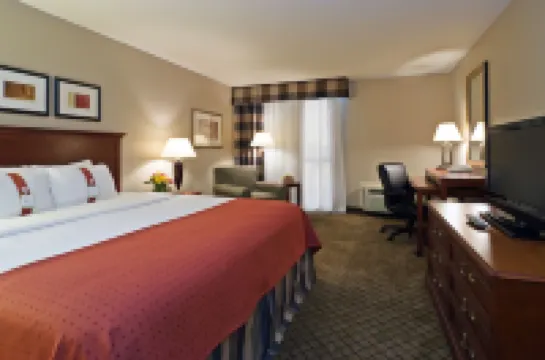 Holiday Inn & Suites CINCINNATI-EASTGATE (I-275E) by IHG