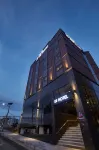 Hotel the Maru Hotel dekat Woljeongsa