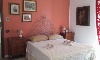 Dueterre Room & Host