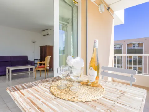 Baie Azur Hotels in Fabron