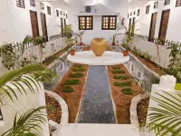 Hare Rama Hare Krishna - Eesha Hotel