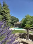 comfortable cottages in character farmhouse located in Drôme Provençal Hotels in Grillon