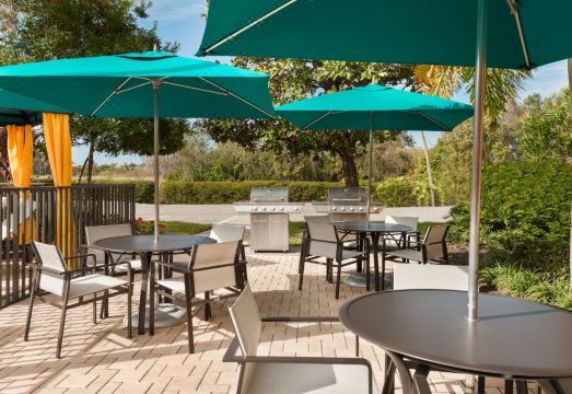 1. 햄프턴 인 엘렌..