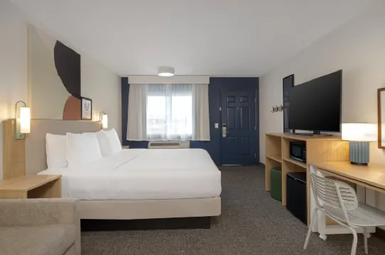 Spark by Hilton Santa Nella