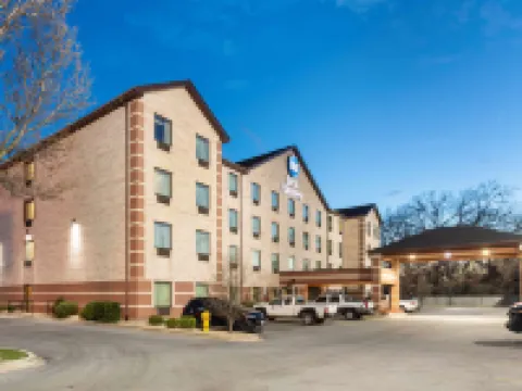 Best Western Inn Suites - Midway Airport Hotels in Burbank