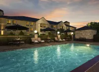 Best Western Plus Lewisville Flower Mound فنادق في Lewisville