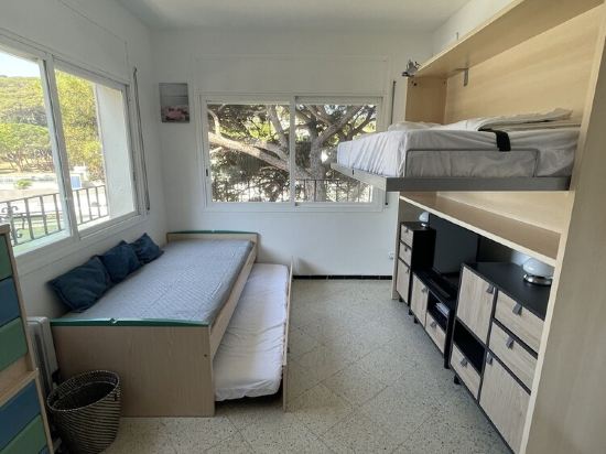 30 m from the beach, overlooking the Marina: beautiful apartment with balcony and wifi