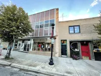 Downtown Rhinestone Cowboy Apartment. Creative fusion where LA meets Montana!