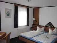 Hotel Haus Marienthal Hotels in Neukirchen