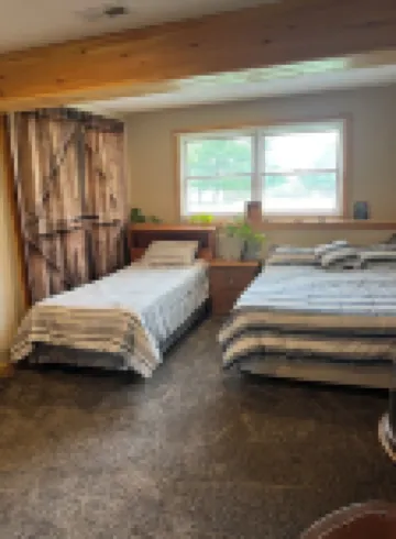 Charming 2-bedroom vacation home 17 minutes from Watkins Glen International