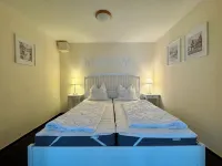 Lake view oasis with private jetty: your dream vacation apartment by the water