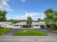 Chic Retreat - Heated Pool, BBQ, Smart TVs, Lounge Area Hotels in Oakland Park
