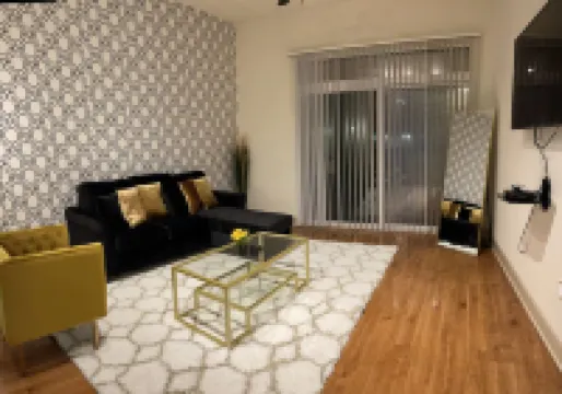 NRG suite with free parking