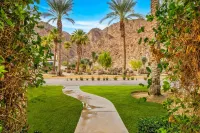 Breathtaking Desert Views and Cozy Living Space - Tranquil Oasis