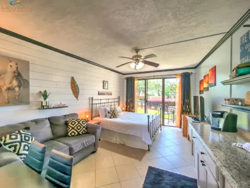 Pool Access and Scenic Sound Views - Charming Romantic Escape Hotels in Fort Walton Beach
