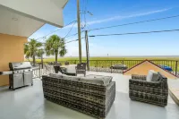 Heated Pool and Stunning Marina Views - Serene Lakefront Oasis