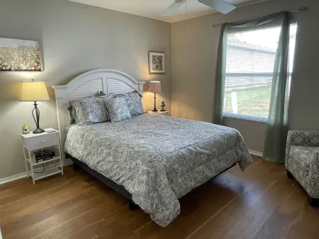 Charming Home with Enclosed Lanai and Golf Cart - Stylish Retreat