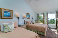 Ocean Views and Expansive Deck - Stunning Coastal Haven