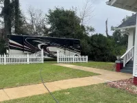 Relax & Unwind in a Spacious Historic Home with Porch, Patio, & Sunroom Hotels in Selma