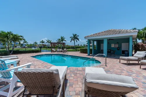 Spacious Townhome with Fire Pit and Backyard Oasis - Inviting Retreat