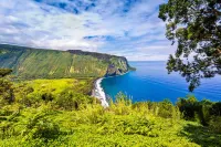 Chic oceanfront condo with full ocean views, pool & hot tub Hotels in Holualoa