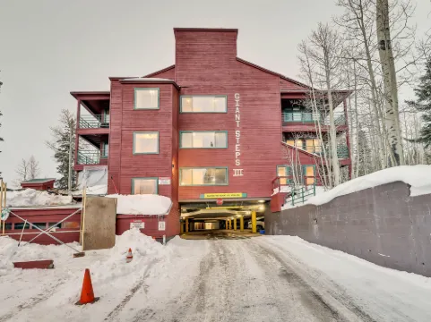 Exclusive Clubhouse and Indoor Spa - Stunning Ski-in/Out Retreat