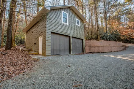 Gorgeous Mountain Retreat with Scenic Surroundings - Serene Sanctuary Отели рядом с достопримечательностью «Lake Tahoe»