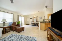 Golf Cart and Modern Amenities Included - Stylish Tranquil Retreat