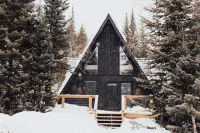 Creekside Oasis with Spacious Loft Retreat - Charming Vintage A-Frame