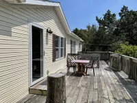 Charming Deck and Outdoor Shower - Serene Family Retreat Hotels in Ocracoke
