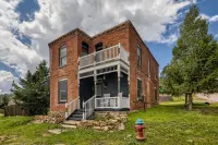 The Conductor's Cabin - Unit 1 in Cripple Creek - Charming Historic Home, 4BR, 2BA, Sleeps 8, WiFi