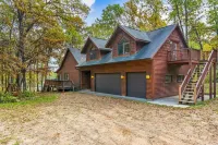 Direct Lake Access and Outdoor Fire Pit - Charming Secluded Oasis Hotels in Crosslake