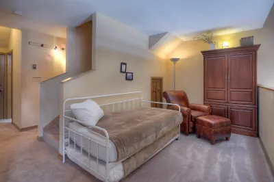 Cozy Condo with Amazing Views and Loft Spaces - Stunning Mountain Escape