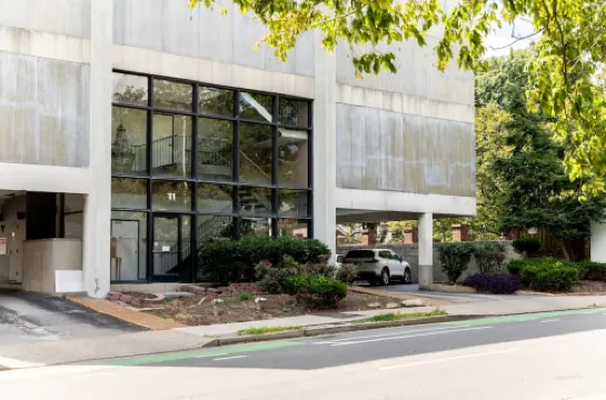 Stunning Downtown Suite - Balcony, Central Location, Views