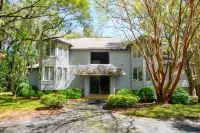 Screened Porch and Golf Access - Stylish Island Retreat