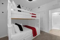 Spa, Pool, Waterslides and Fitness Center - Elegant Resort Oasis Hotels in Osceola County