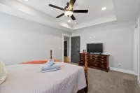 Private Entrance, Fenced Backyard and Ample Parking - Inviting Sanctuary Hotels in Oak Grove