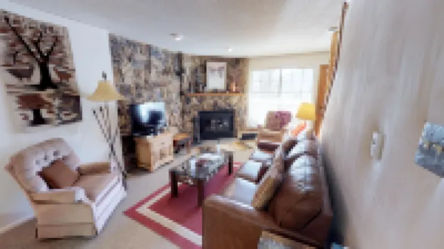 Breathtaking Views and Cozy Fireplace - Charming Mountain Retreat