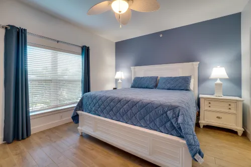 Beach Access and Heated Pools - Beautiful Coastal Oasis Hotels in Bradenton Beach