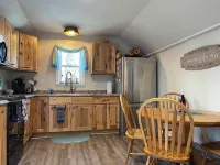 Cozy Condo in Downtown Ellicottville -walk to town, king bed, fully stocked