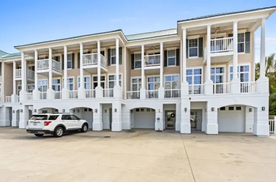 Beach House Sea La Vie