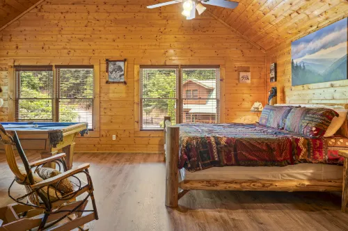 Hot Tub and Arcade Games with Seasonal Pool Access - Charming Retreat