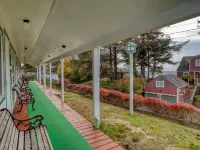 Tranquil Ocean View Escape - Disinfection, WiFi, Grill Hotels in Otter Rock