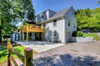 Charming Vintage Retreat-Wine bar, game room Hotels near Kroger