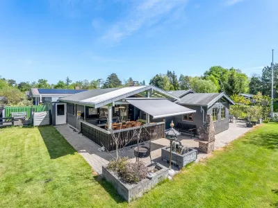 "Eljena" - 550m from the sea Hotels in 