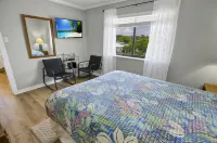 2BR Ocean Bridge | Shore Drive,Pool,Steps to Beach Hotels in Horry County