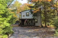 Cozy Cottage with Hot Tub and Game Area - Inviting Family Retreat