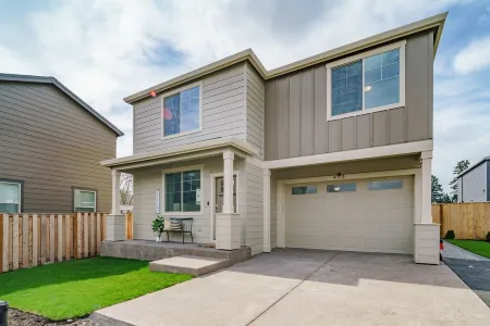 Charming Beaverton, King beds, Game room, 5bdrm!